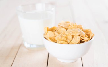 süt ve Mısır gevreği