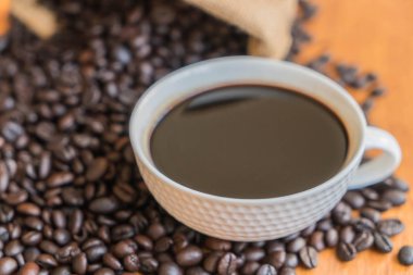 siyah kahve fincanı