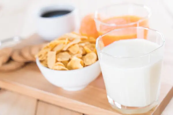 Mesa de desayuno conjunto —  Fotos de Stock