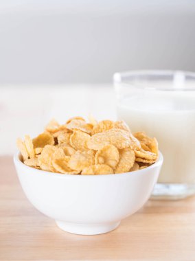 süt ve Mısır gevreği