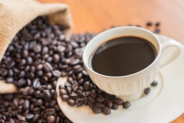 siyah kahve fincanı