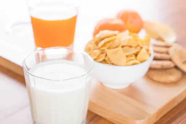 Mesa de desayuno conjunto —  Fotos de Stock