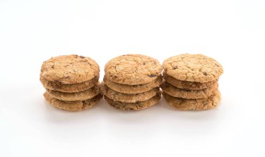 Beyaz arkaplanda yulaf kurabiyeleri