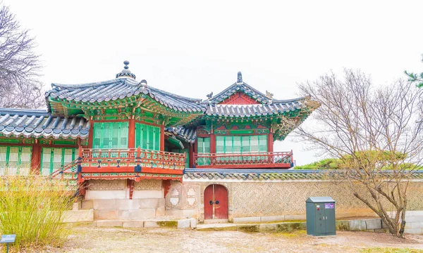 Changdeokgung Palats vacker traditionell arkitektur i Seoul — Stockfoto