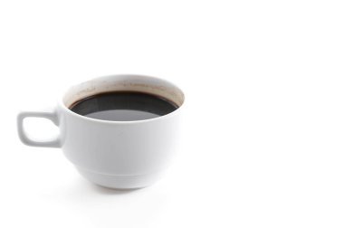 Beyaz arka planda siyah kahve