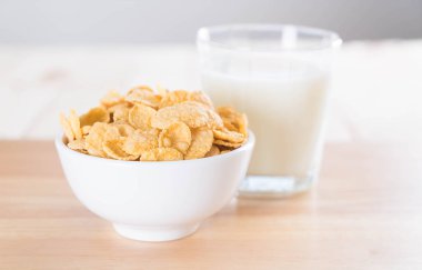 süt ve Mısır gevreği