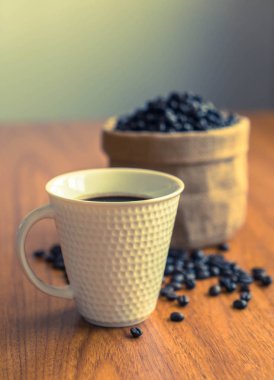 siyah kahve fincanı