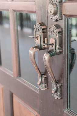 Klasik eski kapı kolları