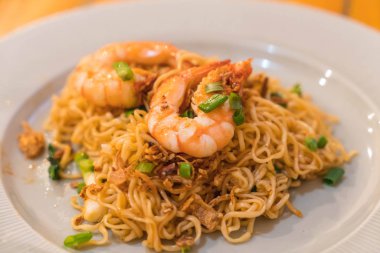 Fried noodle karides ile