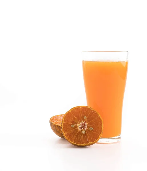 Zumo de naranja sobre fondo blanco — Foto de Stock