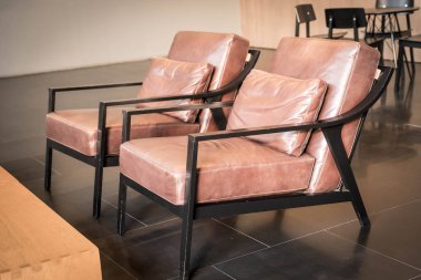 Boş masa ve sandalye 