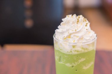 Kremalı yeşil çay.