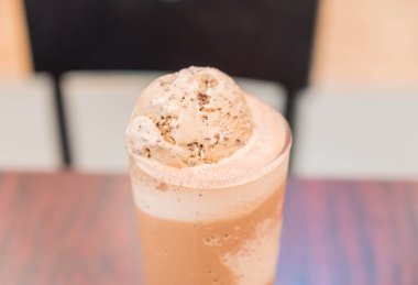 Dondurmalı çikolatalı frappe