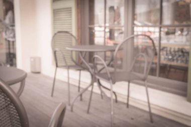 Masa ve sandalye restoranda bulanıklık