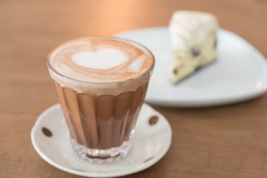 sıcak mocha ile kek kahve