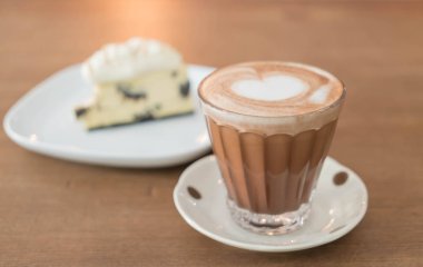 sıcak mocha ile kek kahve