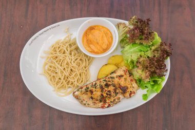 Izgara Levrek fileto tatlı tartar sosu ile