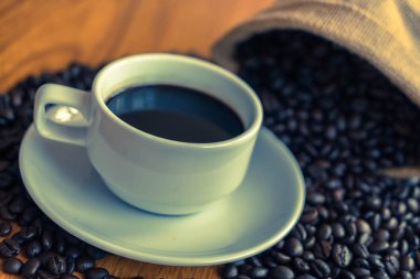 siyah kahve fincanı