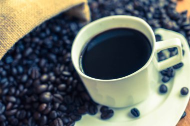 siyah kahve fincanı