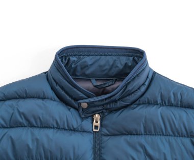 Beyaz arka plan üzerinde rüzgarlık ceket