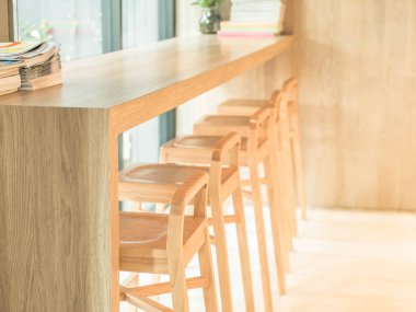 Boş masa ve sandalye 