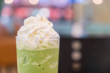 Kremalı yeşil çay.