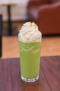 Kremalı yeşil çay.