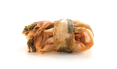 Beyaz arka planda kimçi - Kore yemekleri