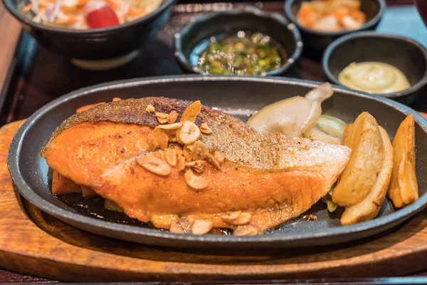 Conjunto de filetes de salmón —  Fotos de Stock