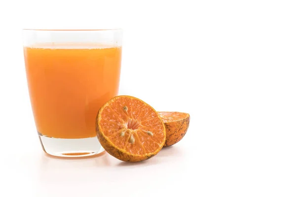 Suco de laranja no fundo branco — Fotografia de Stock