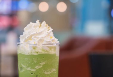 Kremalı yeşil çay.