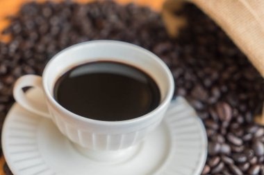 siyah kahve fincanı