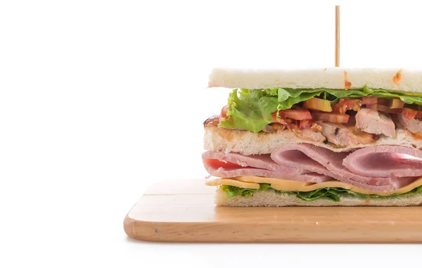 Beyaz zemin üzerinde sandviç — Stok fotoğraf