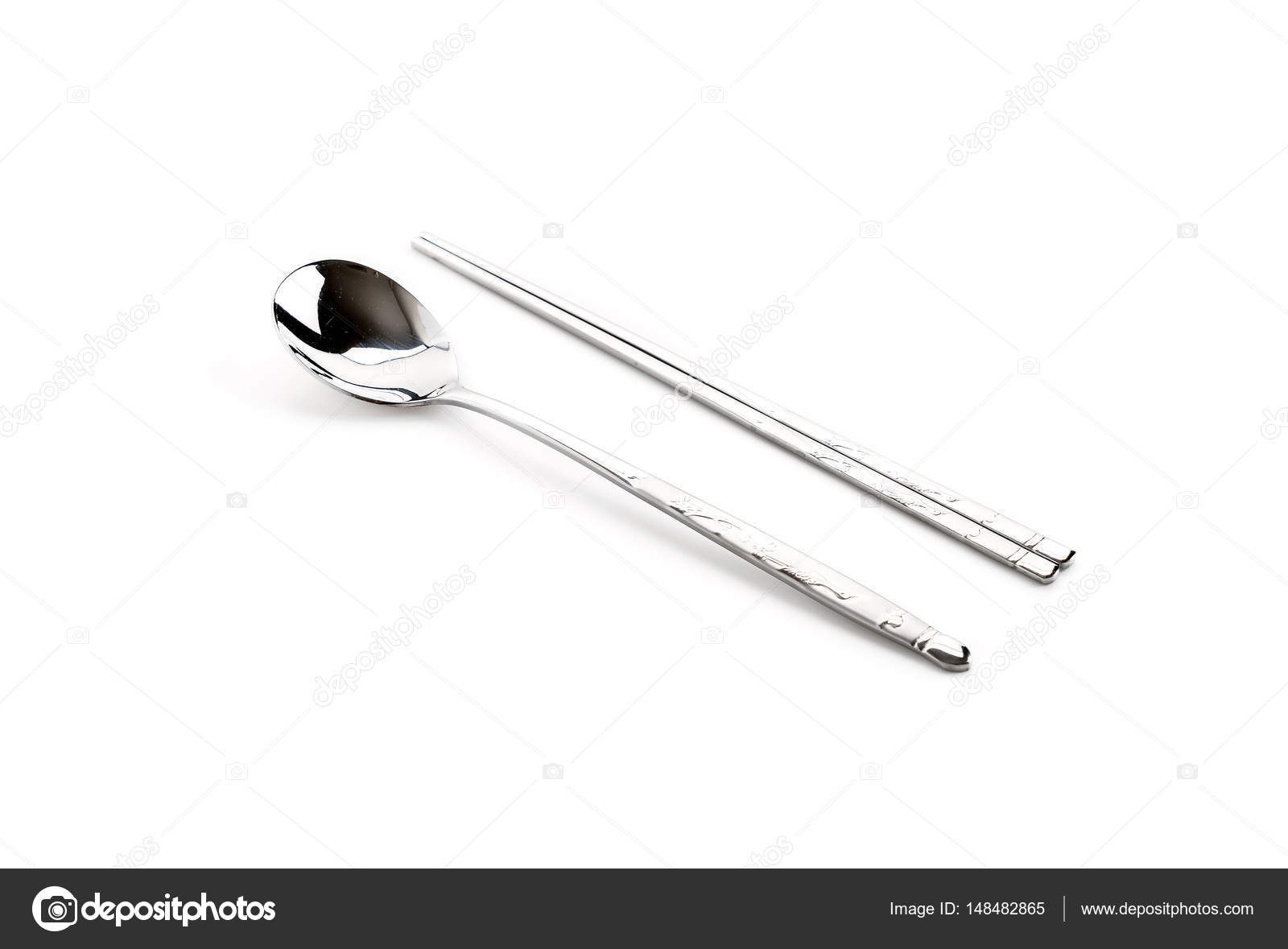 韓国の平らな金属の箸とスプーンのセット ストック写真 C Topntp