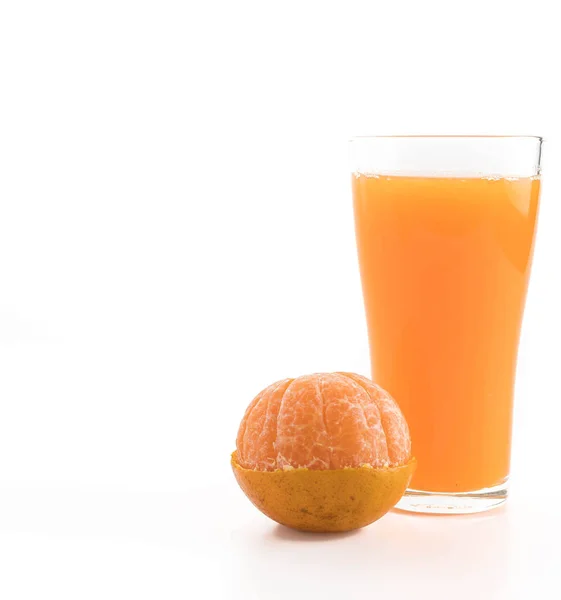 Zumo de naranja sobre fondo blanco — Foto de Stock