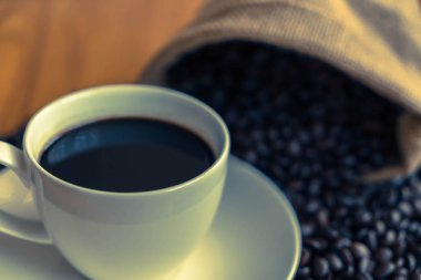 siyah kahve fincanı