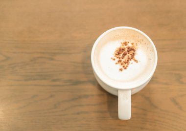 Kahve dükkanında kahve fincanı.