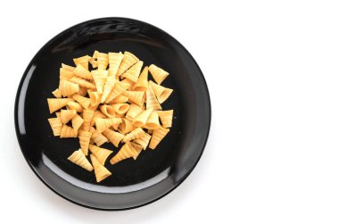 beyaz arkaplanda mısır çerezi