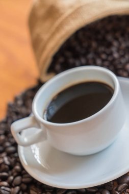 siyah kahve fincanı