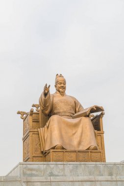 Güney Kore kralı büyük sejong heykeli