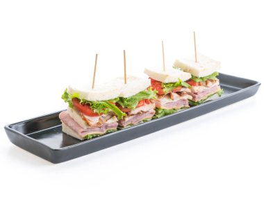 beyaz zemin üzerinde sandviç