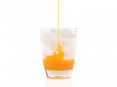 taze, buz gibi gazlı su cam