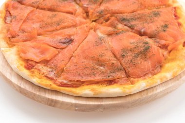 füme somon pizza