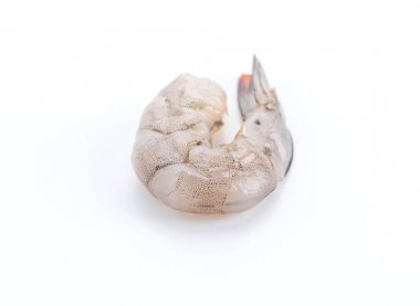 Beyaz arkaplanda taze karides / karides