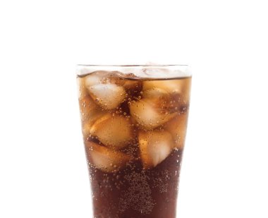 Buzlu bir bardak kola.