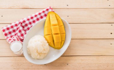 yapışkan pirinç ile mango