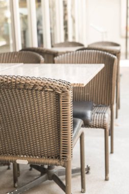 Boş masa ve sandalye 