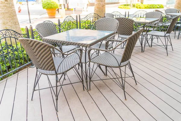 Empty table and chair — Stock Photo, Image