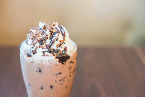 Frappe coklat dengan topping krim — Stok Foto