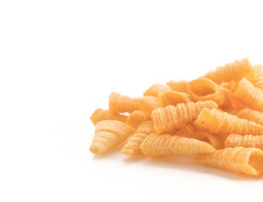 beyaz arkaplanda mısır çerezi